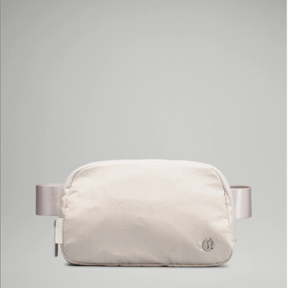 Lululemon everywhere belt bag in white opal crossbody Fanny pack